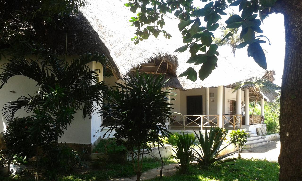 Travellers Inn Resort Malindi Kijiwetanga Exterior photo