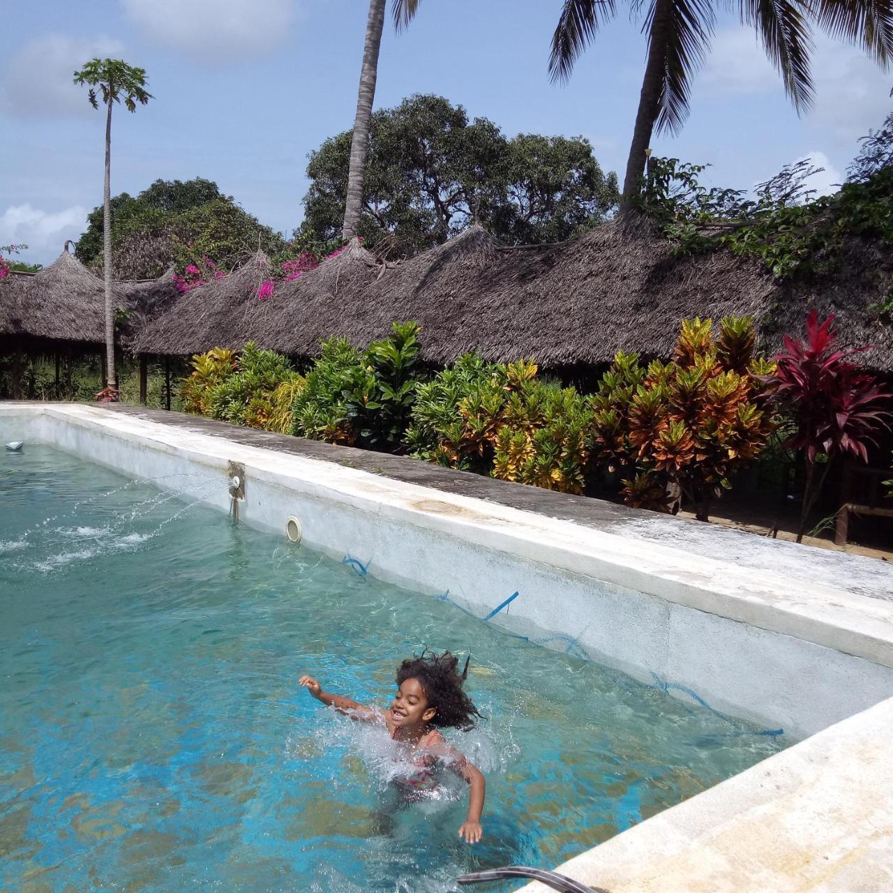 Travellers Inn Resort Malindi Kijiwetanga Exterior photo